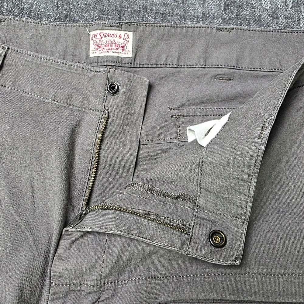 Levis City Cargo Chino Pants Mens 38x32 Fits 38x29 Gray Utility Stretch Hiking